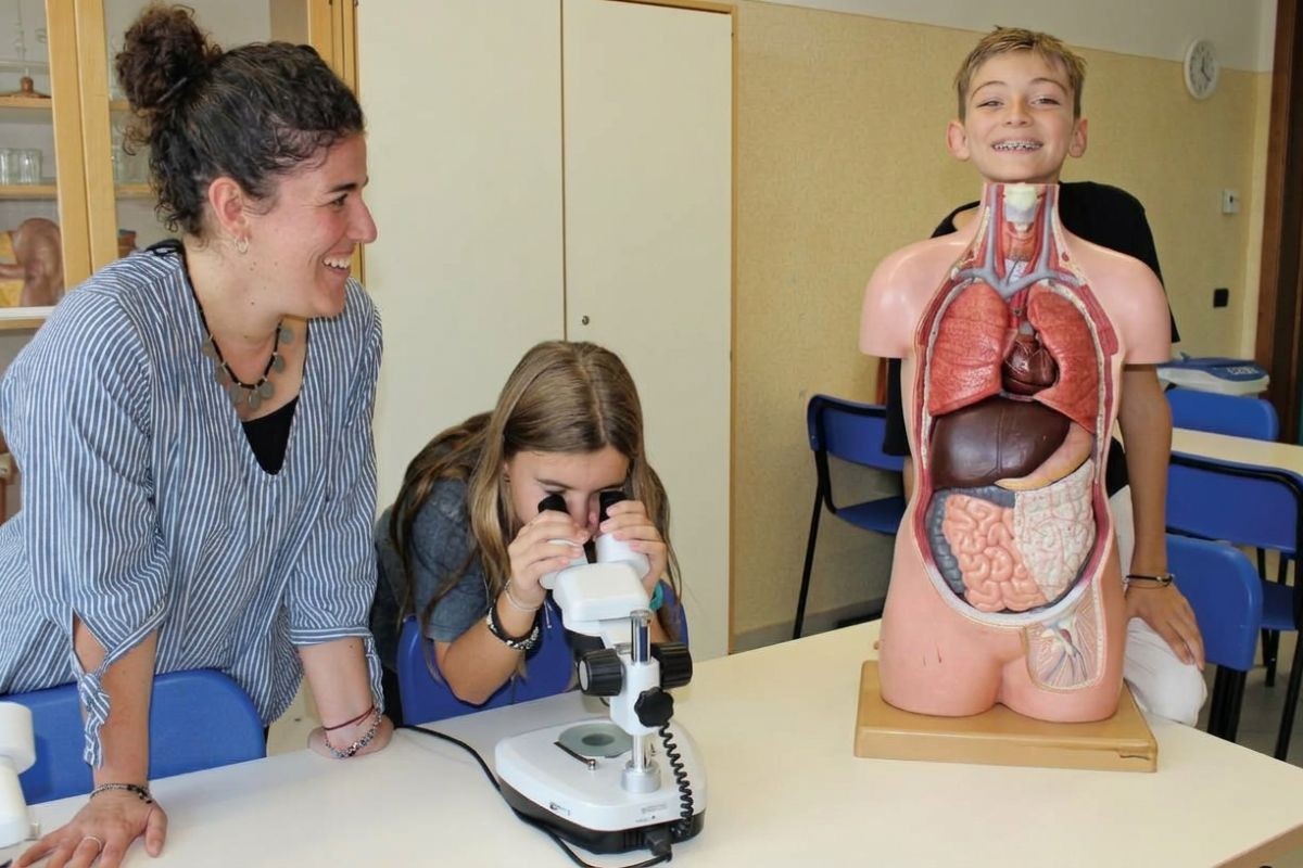 foto scuola secondaria.jpg